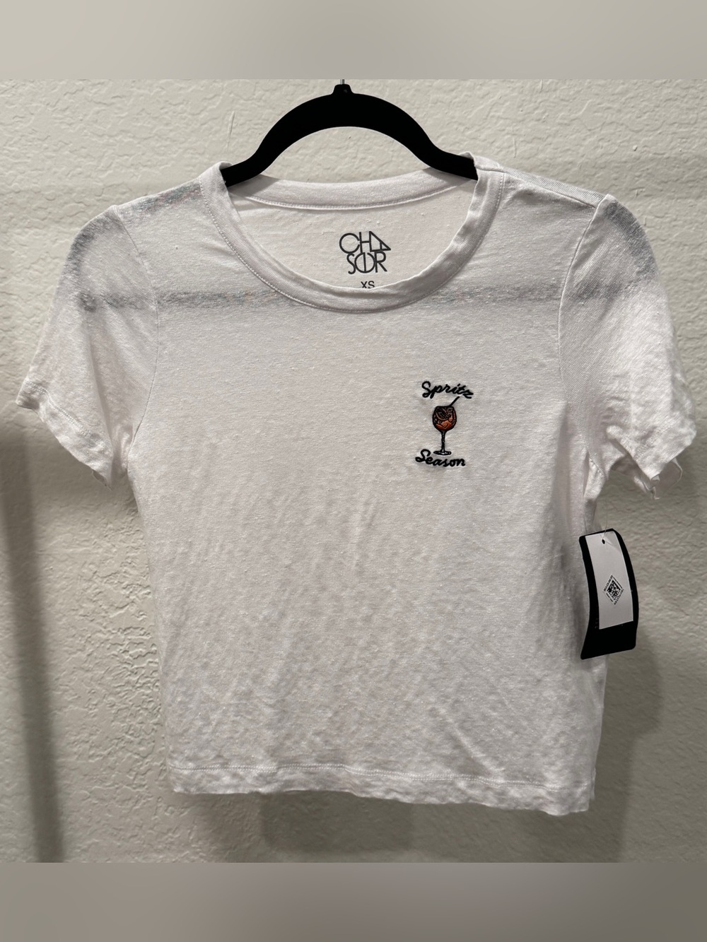 NWT Chaser Spritz Season White Embroidered Short-Sleeve Tee Size XS